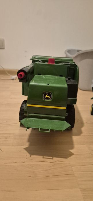 Bruder kombajn zbożowy John deer
