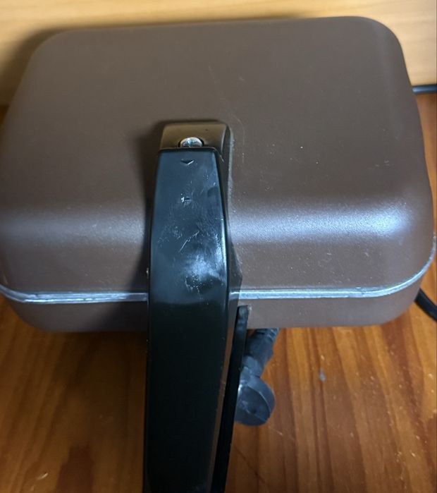 Электро-вафельница Ласунка