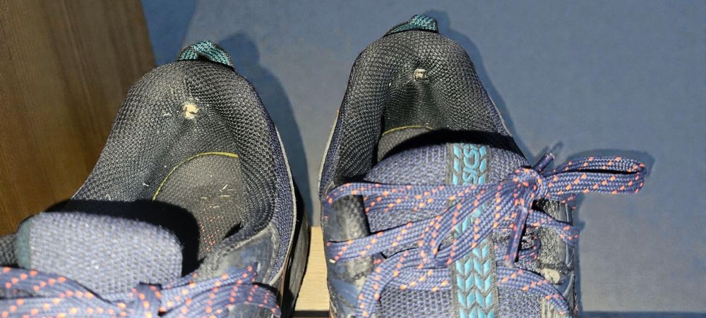 Чоловічі бігові кросівки ASICS GEL-VENTURE 8 (44.5) 28.25 см