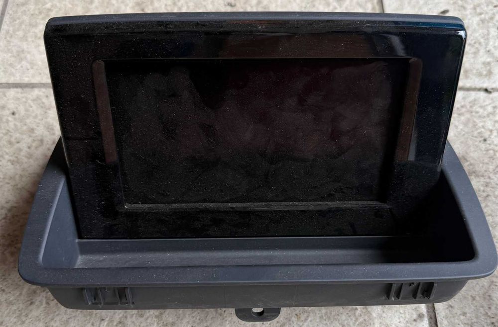 Монитор для Audi Q3