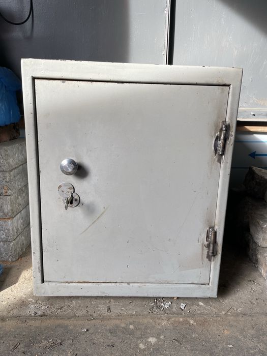 Продам сейф 50/50/60