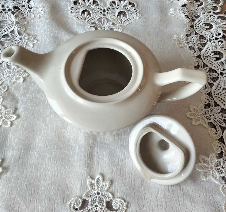 Dzbanek do herbaty  sygn. Si