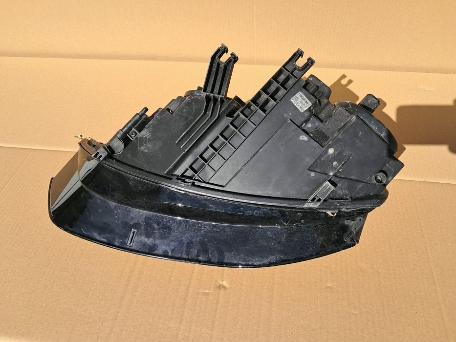 Farol direito  Audi A4 b8.5