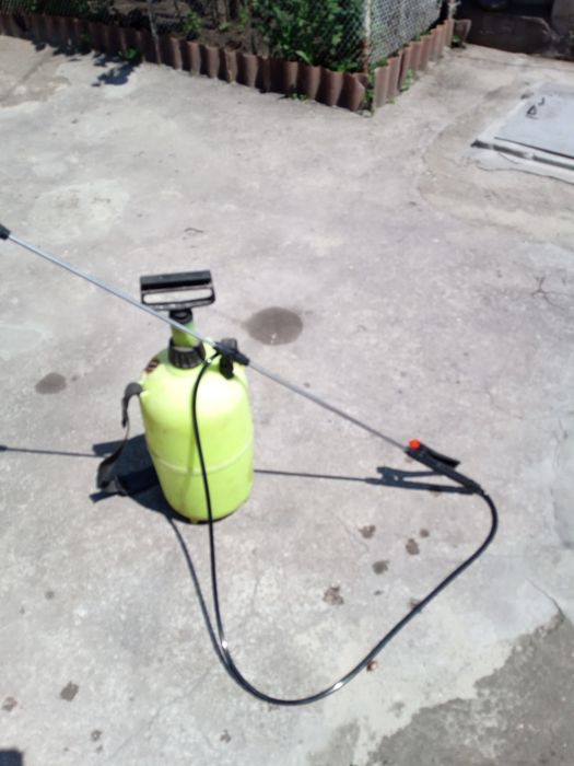 Оприскуватель садовий