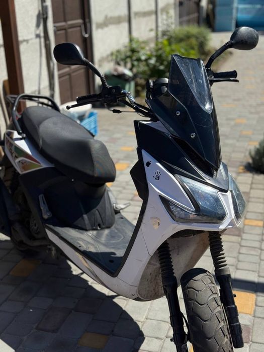 Скутер 150кубов Spark