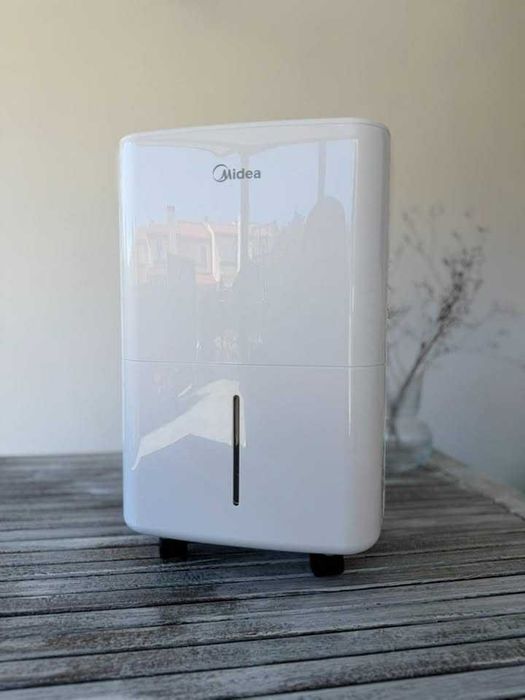 Desumidificador Midea 12L Wi-Fi até 35m2