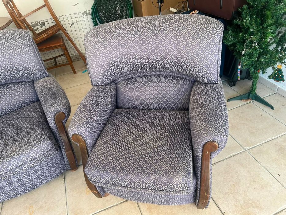 Conjunto de sofá e duas poltronas em azul