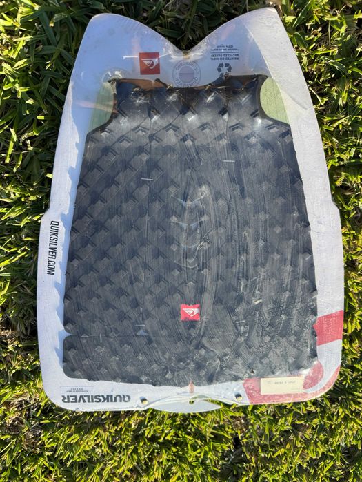 Conjunto Surf: Prancha 7'2 + Deck Quiksilver + Capa + Acessórios
