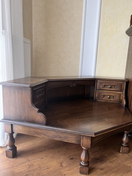 Куток з натурального дерева