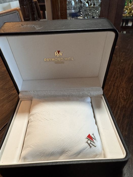 Etui na zegarek 10 zł