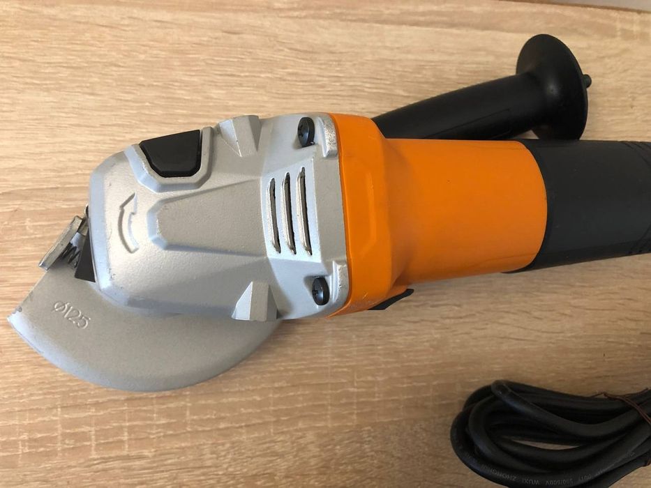 Електроінструмент AEG WS 12 - 125 Болгарка