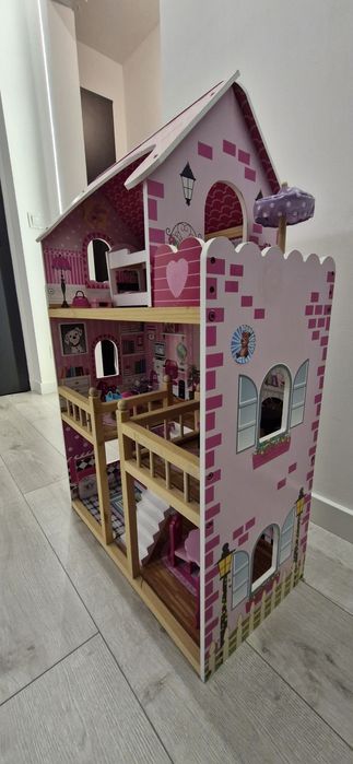 Domek dla lalek.