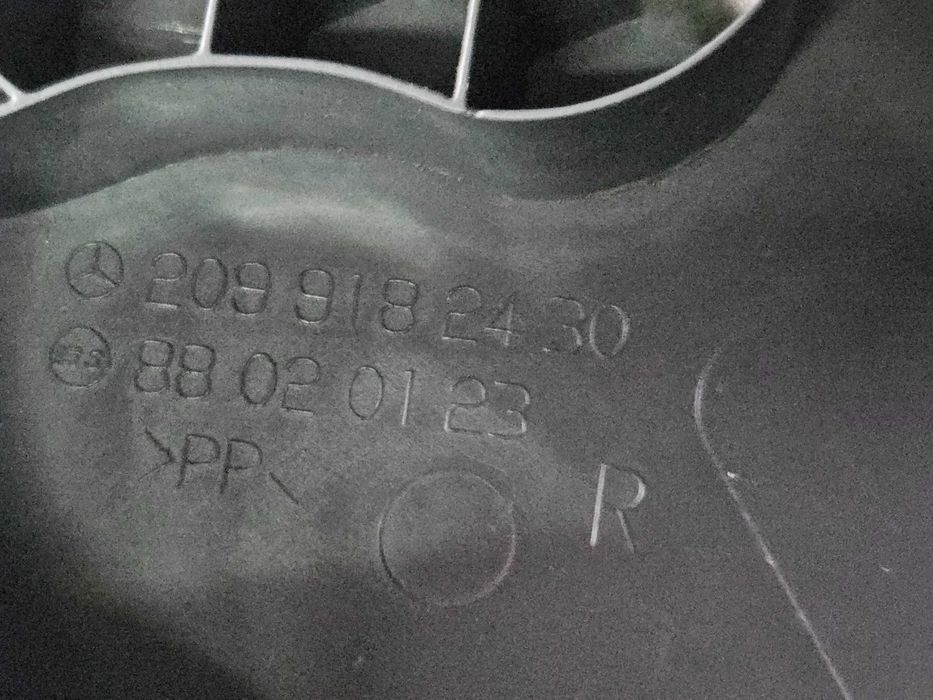 Mercedes CLK w209 osłona fotela prawa plastik