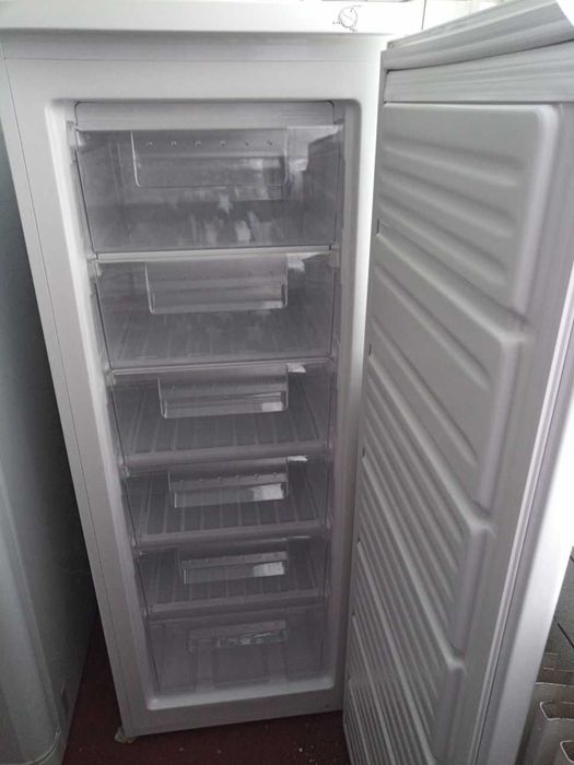 Морозильна камера ERGO BD-145