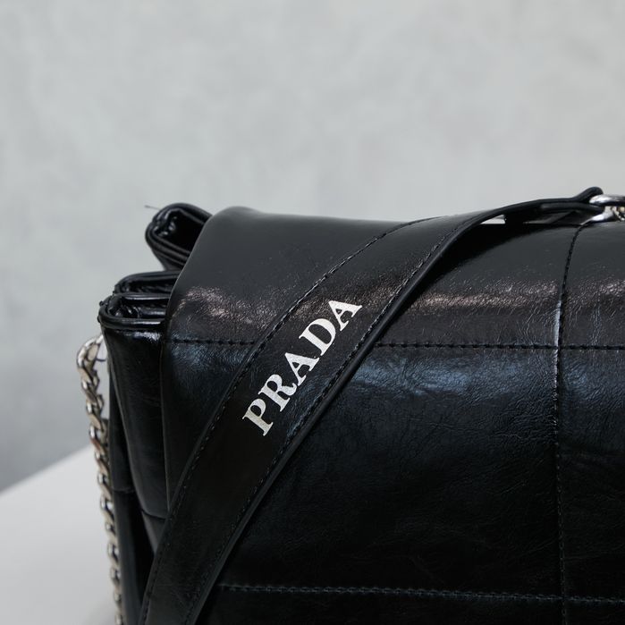 Жіноча сумка Prada