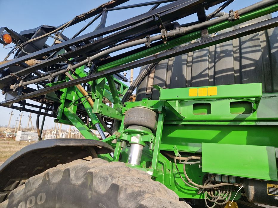 Самохідний оприскувач JOHN DEERE-4710