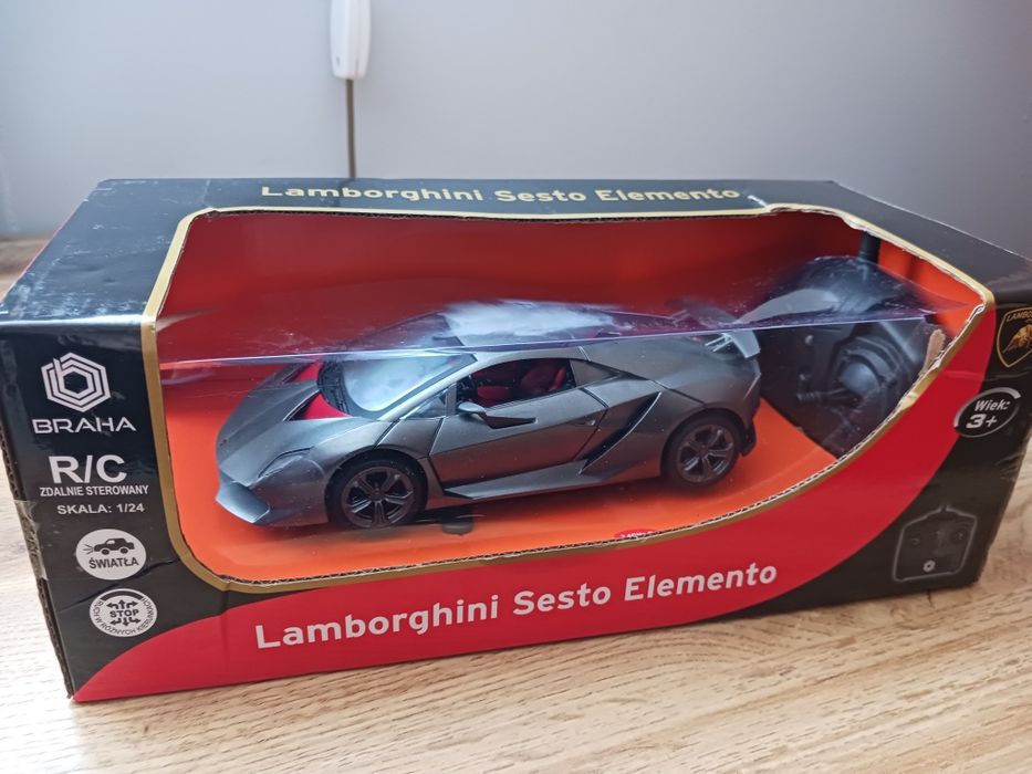 Lamborghini sterowany sesto elemento