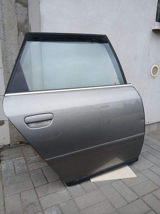 Drzwi prawy tył Audi a6c5 kolor LY7Q