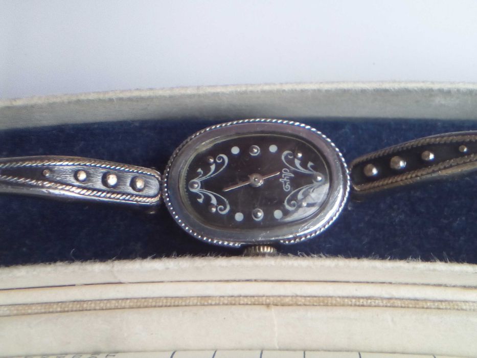 женские механические часы Луч (СССР)