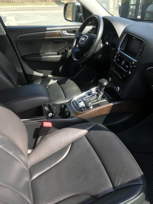 Продам легковий автомобіль ауді Q5