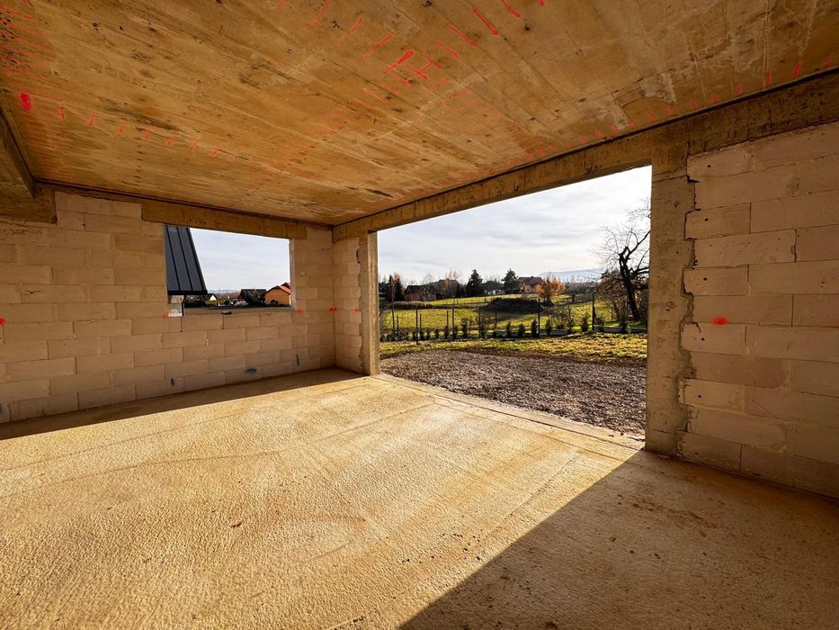 Dom w Sasankach 4 stan surowy zamknięty