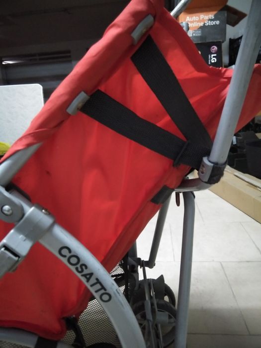 Carrinho de bebê rebatível