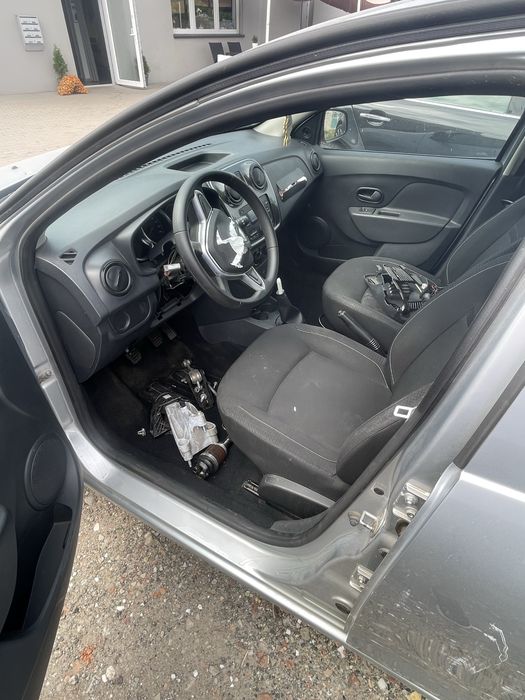 Dacia Sandero - na części