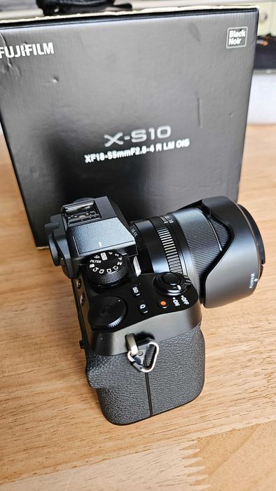 Fujifilm XS-10 Mirrorless Camera with IBIS + Fuji 18-55m Lens with OIS - Excellent Condition