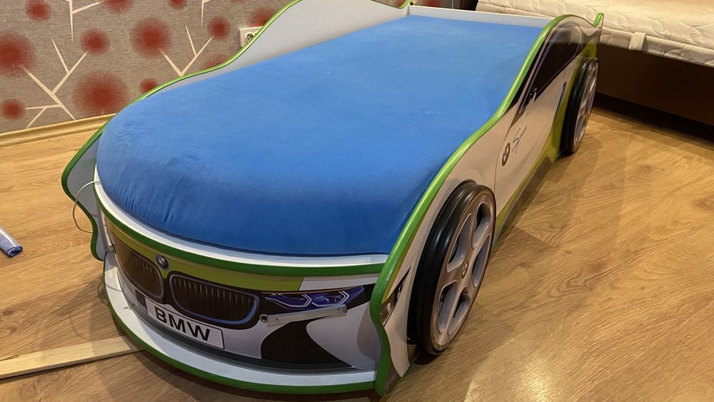 Дитяче ліжко (машинка)