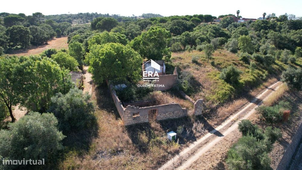 Terreno com Ruína em Tomar — Caxarias, Santarém