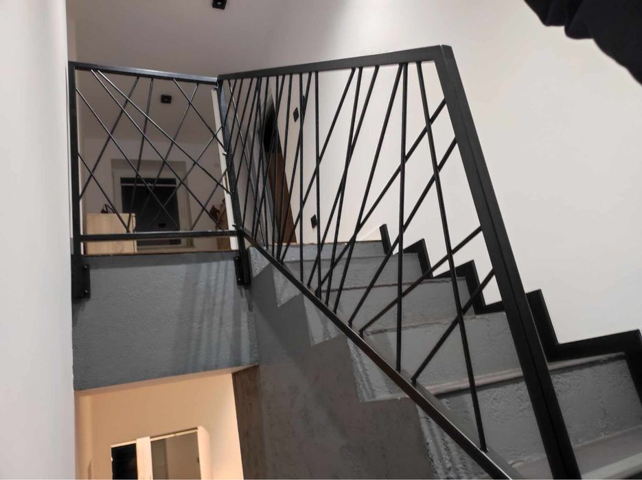 Balustrady metalowe wewnętrzne i zewnętrzne