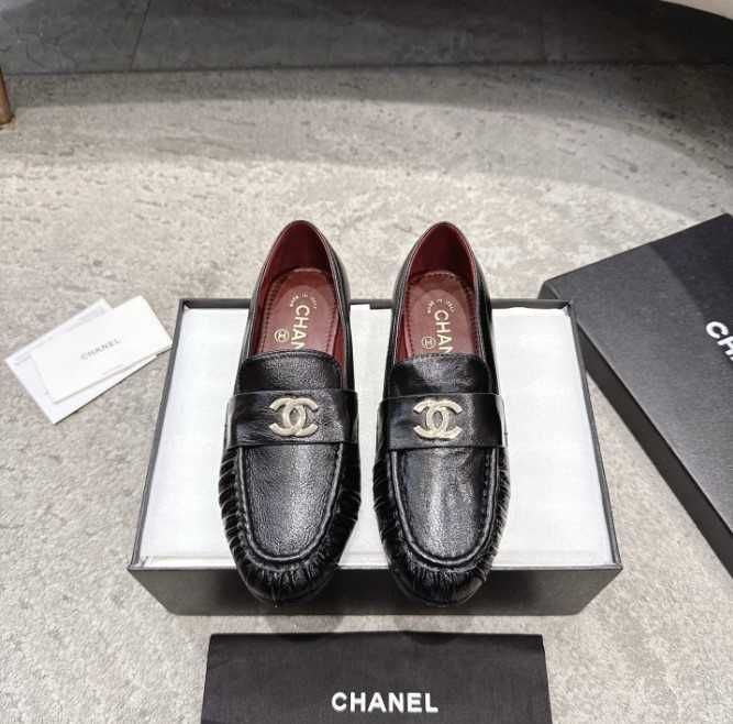 Ekskluzywne Skórzane Mokasyny Loafersy Chanel Logo CC 35-42