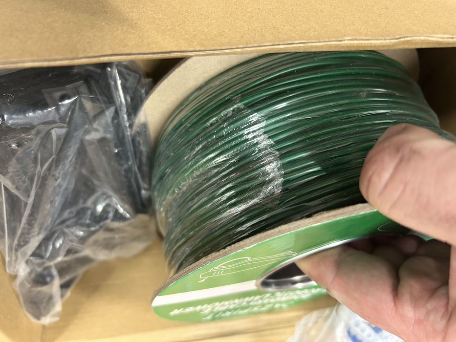 Обмежувальний кабель для робота-косарки 200 м (з комплектом кріплення)