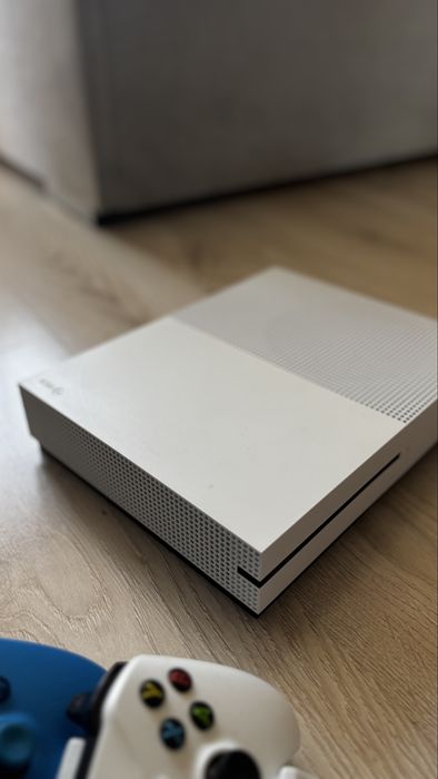 xbox one + dwa pady + 15 gier
