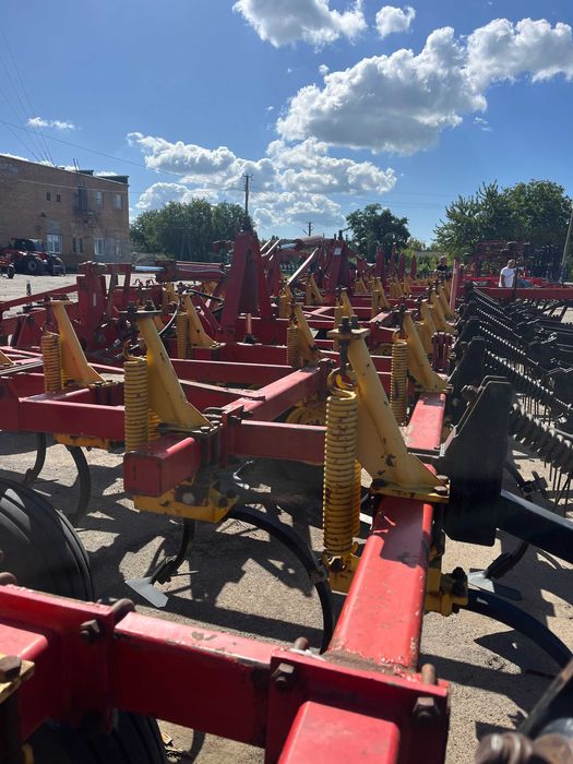 Культиватор суцільного обробітку Bourgault 8810-35 (18 м)