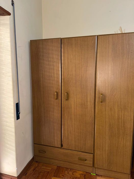 Conjunto Completo de Quarto – Roupeiros + Cómoda + Mesas de Cabeceira + Móvel Auxiliar + Secretária