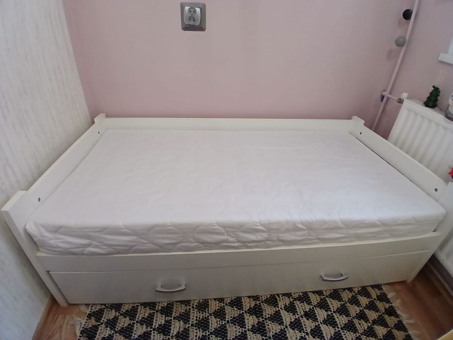 Łóżko  165cm. Stan bardzo dobry