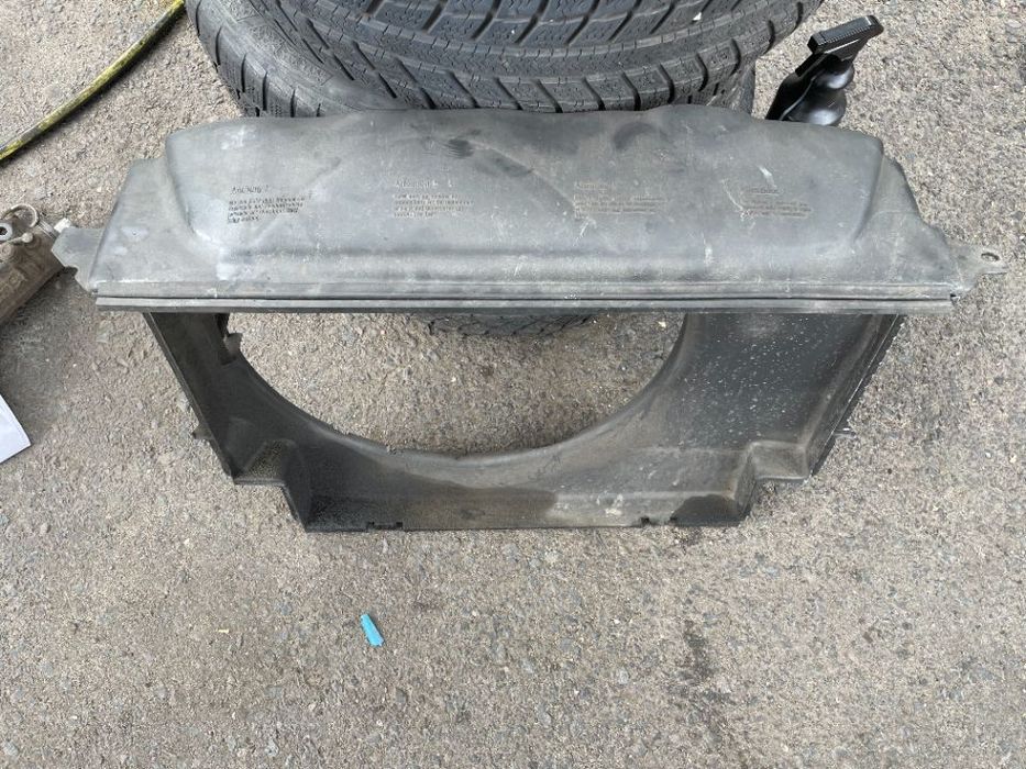 Obudowa wentylatora chłodnicy Bmw e39 525d 530d