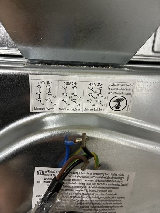 Kuchnia wolnostojąca ceramiczna Amica stan jak nowy