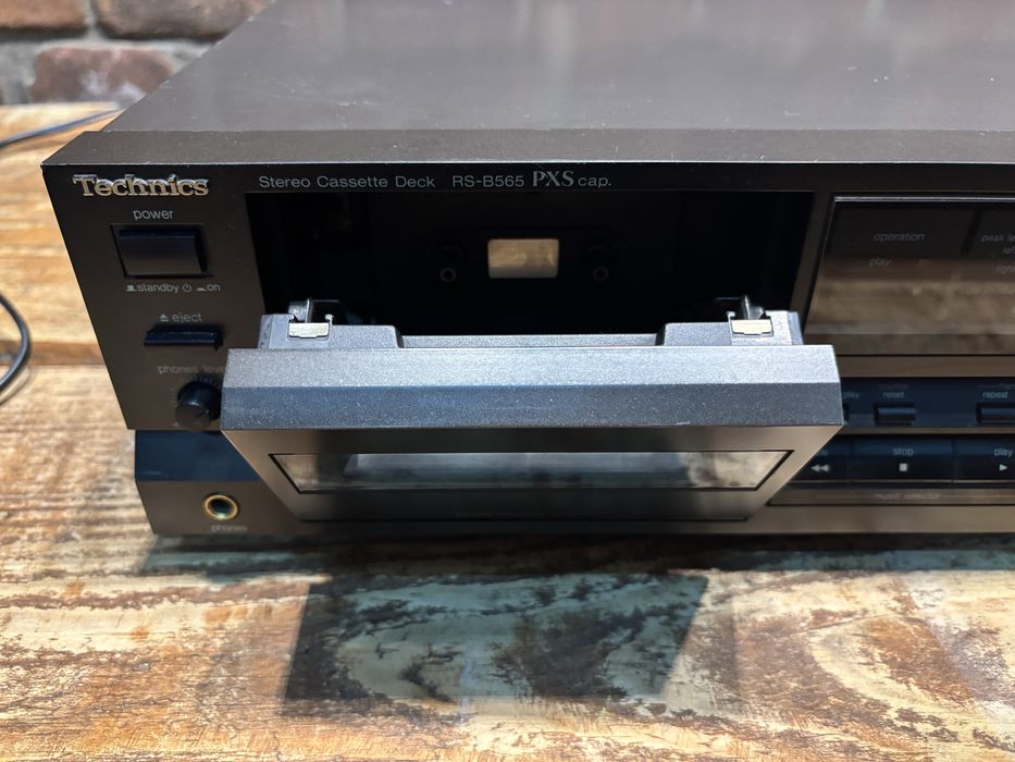 Magnetofon Technics RS B 565