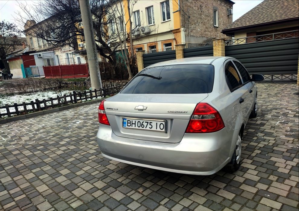 Продам CHEVROLET AVEO 1,5газ/бензин.