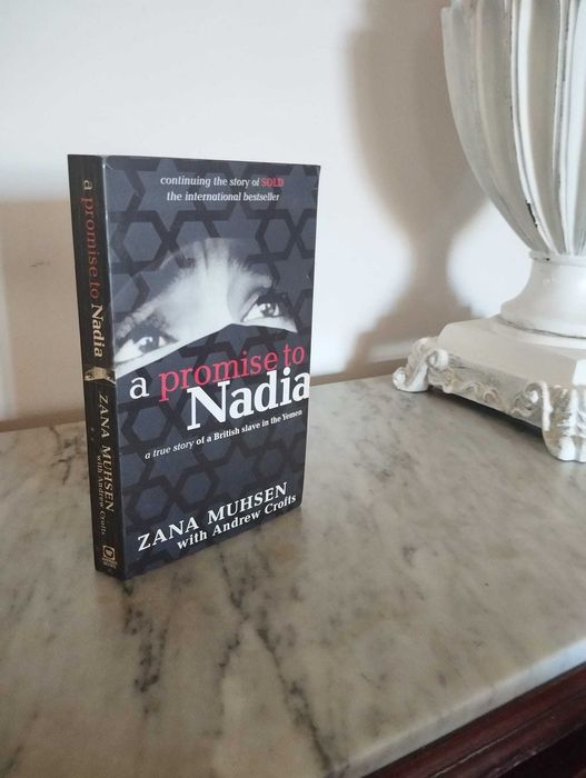 Livro "A Promise to Nadia" Zana Muhsen