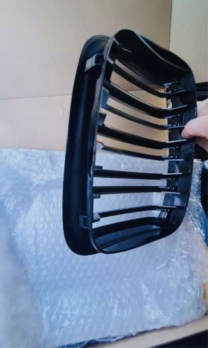 Решетка радиатора BMW E39 5 серії 523 525 528 530 535 540 вантажівок