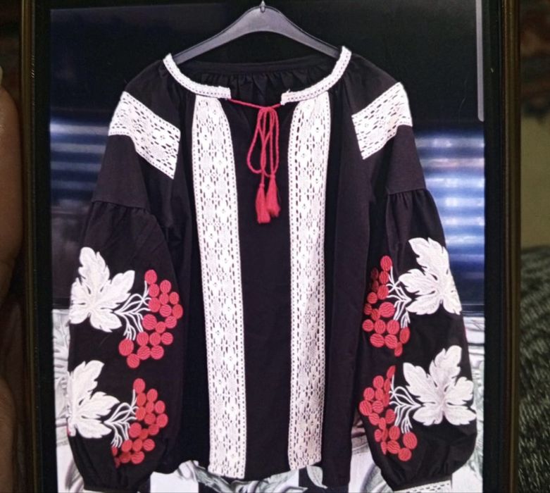 Вишиванки, вишиті жіночі сорочки, українські блузи.