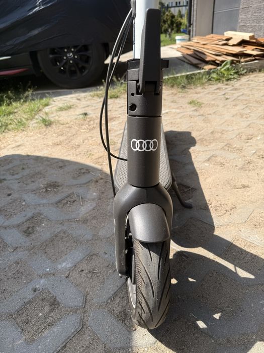 Elektryczna hulajnoga Ninebot Segway Audi