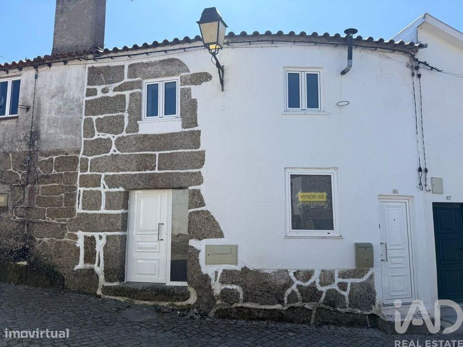 Moradia geminada T2 em São João de Areias de 48 m2