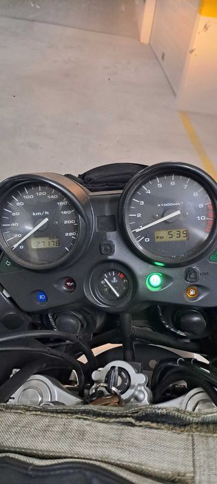 Honda Varadero, 1999 em excelente estado de conservação, sempre de garagem, pronta para fazer muitos kilometros