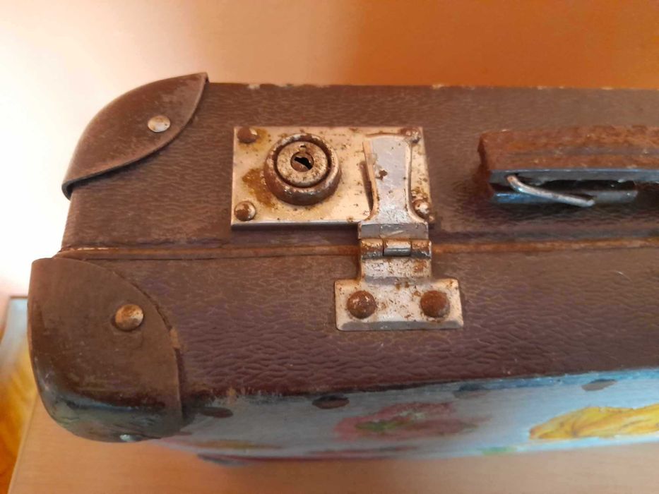 Stara walizka z 1960 roku