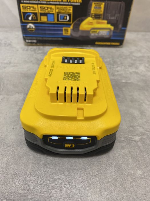 зарядні пристрої DeWALT 220v Батареї 2Ah 5Ah 8Ah Powerstack