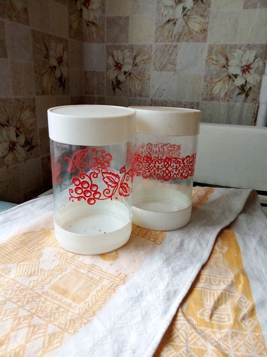 Банки для сыпучих,лоточки